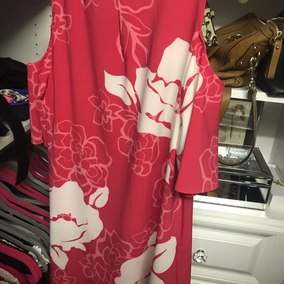 Dress - cold shoulder - Picture 2 of 4